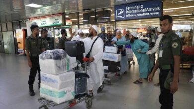 Photo of बांग्लादेश के 369 जायरीन पहली वापसी हज उड़ान से स्वदेश लौटे