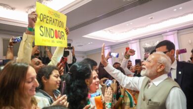 Photo of प्रधानमंत्री मोदी का साइप्रस में जोरदार स्वागत, दोनों देशों के सीईओ फोरम की बैठक में की भारत के सुधार पथ पर बात