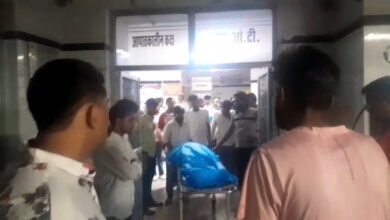 Photo of रिटायर्ड एएसआई के पुत्र की हत्या, साथी बोला- 20 मिनिट में हुए 60 फायर, पुलिस का नहीं मिला रिस्पॉन्स