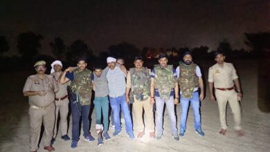 Photo of पुलिस मुठभेड़ में लुटेरा घायल, एक बाल अपचारी समेत तीन गिरफ्तार