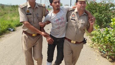 Photo of गाजियाबाद में दिनदहाड़े चली पुलिस व गोतस्करों में गोलियां, दो गोतस्कर घायल