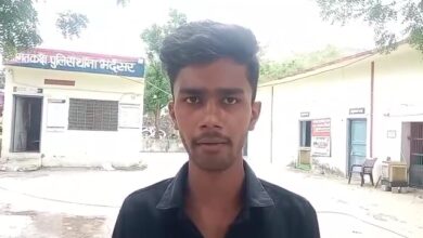 Photo of सांवलियाजी दर्शनार्थ जा रहे पदयात्री से चाकू की नाेेंक पर लूट, दो थानों के काटे चक्कर