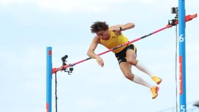 Photo of आर्मंड डुप्लांटिस ने 12वीं बार पोल वॉल्ट का विश्व रिकॉर्ड तोड़ा, स्टॉकहोम में रचा इतिहास