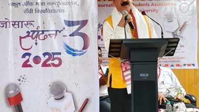 Photo of विवाद नहीं संवाद की पत्रकारिता कीजिए- प्रो.संजय द्विवेदी