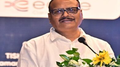 Photo of भ्रष्टाचार के आरोप में कानपुर के डॉक्टर निलंबित