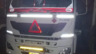 Photo of एसटीएफ ने डीजल चोरी करते गिरोह को पकड़ा,डीजल से भरे दो टैंकर और कई ड्रम जब्त