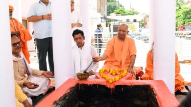 Photo of रुद्राभिषेक कर सीएम योगी ने की लोक मंगल की कामना