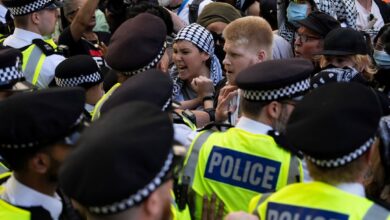 Photo of यूके पुलिस ने फिलिस्तीन एक्शन के समर्थन में प्रदर्शन कर रहे 20 से अधिक लोगों को किया गिरफ्तार