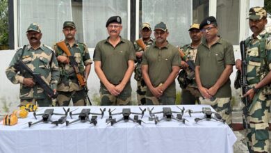 Photo of पाकिस्तान ने अमृतसर के सीमावर्ती क्षेत्रों में की घुसपैठ, बीएसएफ ने पकड़े छह ड्रोन