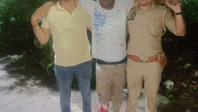 Photo of बदमाशों व पुलिस के बीच चली गोलियां, दो बदमाश घायल,तीन गिरफ्तार