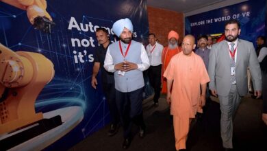 Photo of छात्रों को जीवन में अनुशासन के साथ आगे बढ़ना होगा, अनुशासन टूटता है तो दुशासन प्रवेश करता है और दुशासन महाभारत का कारण बनता हैः मुख्यमंत्री