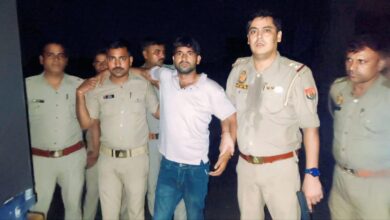 Photo of मुठभेड़ में मैनपुरी का वांछित हिस्ट्रीशीटर गिफ्तार, गोली लगी