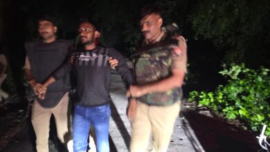 Photo of बलिया पुलिस ने मुठभेड़ में पच्चीस हजार के इनामी बदमाश को किया गिरफ्तार