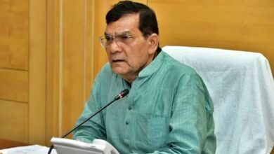 Photo of ऊर्जा मंत्री शर्मा ने सपा-कांग्रेस पर साधा निशाना, बोले- पहले आईना देखा करो, फिर दिखाया करो