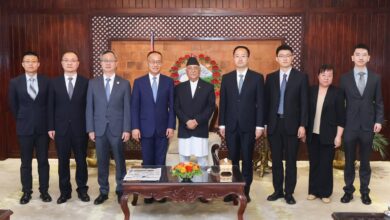 Photo of बीआरआई प्रोजेक्ट के कार्यान्वयन को लेकर नेपाल के प्रधानमंत्री से मिला चीनी प्रतिनिधिमंडल