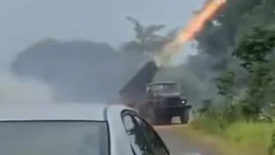 Photo of थाईलैंड की कंबोडिया पर एयर स्ट्राइक, दो सैन्य ठिकानों को निशाना बनाया