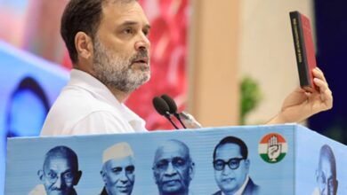 Photo of सुप्रीम कोर्ट की फटकार के बाद कांग्रेस का आरोप, कहा- ‘राहुल गांधी को संसद में बोलने नहीं दे रहे’