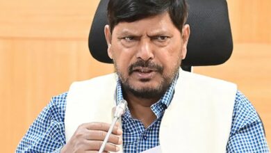 Photo of राहुल गांधी को चुनाव आयोग पर आरोप लगाने की बजाय पक्ष रखना चाहिए : रामदास आठवले