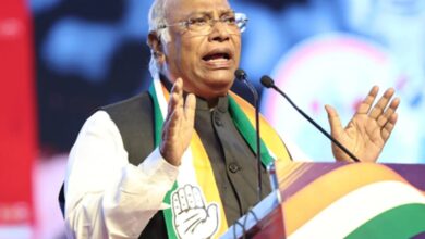 Photo of कांग्रेस की डिनर डिप्लोमेसी: खड़गे दे सकते हैं इंडिया ब्लॉक के सांसदों को भोज