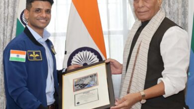 Photo of रक्षा मंत्री राजनाथ सिंह की शुभांशु शुक्ला से मुलाकात, कहा- उनकी उपलब्धियों पर देश को गर्व