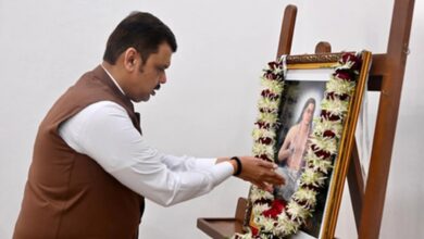 Photo of महाराष्ट्र : भगवान चक्रधर स्वामी की जयंती, राज्यपाल और मुख्यमंत्री ने दी श्रद्धांजलि