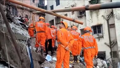 Photo of महाराष्ट्र के विरार में बड़ा हादसा : रमाबाई अपार्टमेंट का एक हिस्सा ढहने से 2 की मौत, रेस्क्यू ऑपरेशन जारी