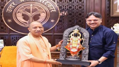 Photo of सरोजिनी नगर सीट से विधायक राजेश्वर सिंह ने की मुख्यमंत्री योगी से मुलाक़ात