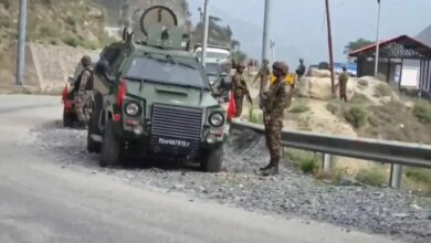 Photo of J&K: किश्तवाड़ में सुरक्षा बलों और आतंकियों के बीच मुठभेड़, दो दहशतगर्दों के छिपे होने की आशंका