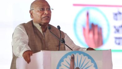 Photo of खड़गे ने कर्नाटक में बैलेट पेपर से स्थानीय निकाय चुनाव कराने के फैसले का किया स्वागत