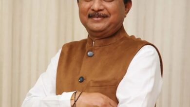 Photo of महाराष्ट्र : एकनाथ शिंदे गुट का दावा- उद्धव ठाकरे के दो विधायकों को छोड़कर संपर्क में सभी