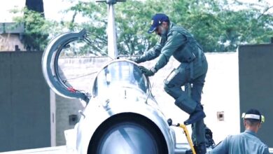 Photo of वायु सेना प्रमुख एयर चीफ मार्शल एपी सिंह ने लड़ाकू विमान मिग-21 में भरी उड़ान