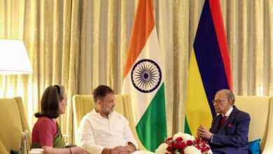 Photo of मॉरीशस के प्रधानमंत्री ने सोनिया और राहुल से की मुलाकात