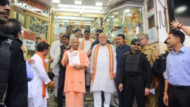 Photo of मुख्यमंत्री योगी ने जीएसटी रिफॉर्म को लेकर हजरतगंज बाजार में व्यापारियों और ग्राहकों से किया संवाद