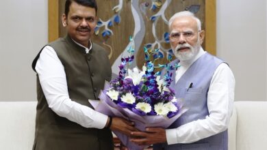 Photo of महाराष्ट्र के मुख्यमंत्री ने प्रधानमंत्री से बाढ़ राहत एवं रक्षा कॉरिडोर सहित कई मुद्दों पर की चर्चा