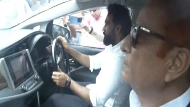 Photo of जेल से बाहर निकले आजम ख़ान, सीतापुर से रामपुर के लिए रवाना