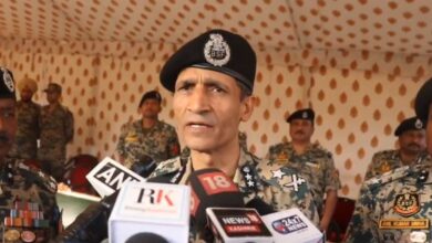 Photo of नियंत्रण रेखा के पार लॉन्च पैड्स पर आतंकी कश्मीर में घुसपैठ करने की फिराक में : बीएसएफ आईजी