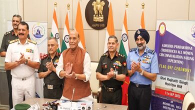 Photo of तीनों सेनाओं की महिला जल यात्रा ‘समुद्र प्रदक्षिणा’ को रक्षा मंत्री ने हरी झंडी दिखाई