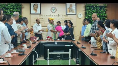 Photo of प्रोफेसर प्रजापति ने अ.भा. आयुर्वेद संस्थान के निदेशक का कार्यभार संभाला