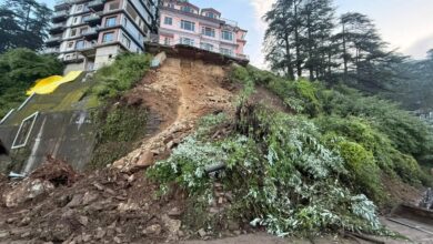 Photo of हिमाचल प्रदेशः किन्नौर में बादल फटा, शिमला में भारी भूस्खलन, 552 सड़कें बंद