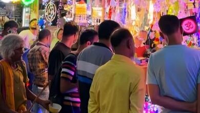 Photo of दीपावली से पहले बाजारों में स्वदेशी इलेक्ट्रॉनिक लाइटों और झालरों की धूम