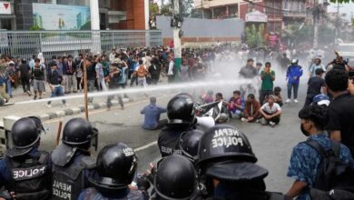 Photo of कैसे जलना शुरू हुआ नेपाल, अब तक 19 प्रदर्शनकारियों की मौत
