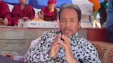 Photo of Sonam Wangchuk Arrest: सोनम वांगचुक गिरफ्तार, राष्ट्रीय सुरक्षा कानून के तहत हुई कार्रवाई; लेह में हिंसा भड़काने का आरोप