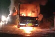 Photo of आंध्र प्रदेश के करनूल के निकट भीषण सड़क हादसे। 20 लोगों की मौत की आशंका