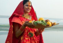 Photo of छठ पर्व पर महिलाएं आखिर क्यों नाक से लेकर मांग तक भरती है सिंदूर