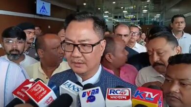 Photo of केंद्रीय मंत्री किरेन रिजिजू पहुंचे बंगाल,भूस्खलन और बाढ़ से प्रभावित इलाकों का करेंगे दौरा