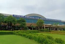 Photo of इंडिगो विमान की वाराणसी एयरपोर्ट पर इमरजेंसी लैंडिंग, सभी यात्री सुरक्षित