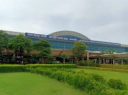 Photo of इंडिगो विमान की वाराणसी एयरपोर्ट पर इमरजेंसी लैंडिंग, सभी यात्री सुरक्षित