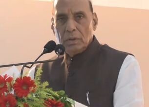 Photo of रक्षा मंत्री राजनाथ सिंह 21 अक्टूबर को राष्ट्रीय पुलिस स्मारक पर शहीदों को देंगे श्रद्धांजलि