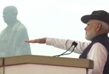 Photo of प्रधानमंत्री मोदी ने केवड़िया में लौहपुरुष पटेल की प्रतिमा पर पुष्पांजलि अर्पित की, लोगों को एकता की शपथ दिलाई