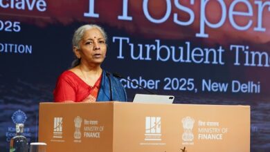 Photo of वैश्विक अनिश्चितताओं के बीच व्यापार एवं ऊर्जा असंतुलन भी चुनौतीः सीतारमण